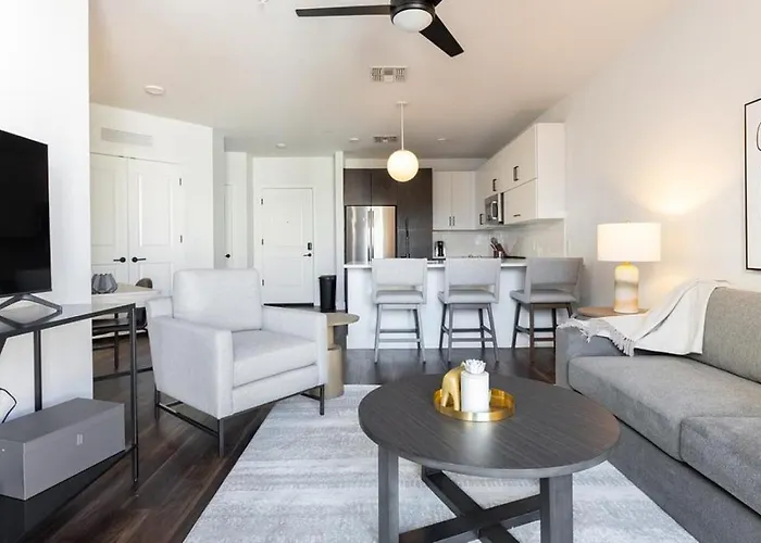 Landing Modern With Amazing Amenities Apartment